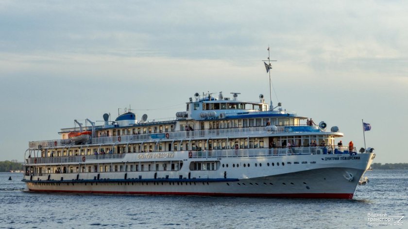 Теплоход Дмитрий Пожарский