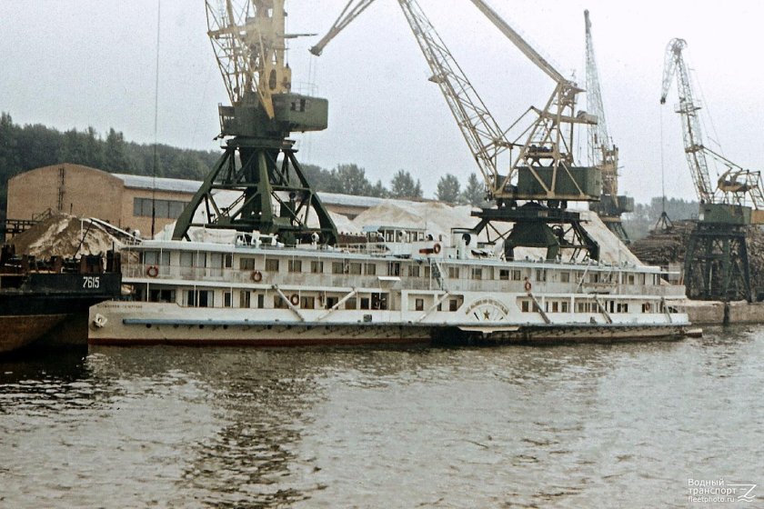 Теплоход Мельников Печерский