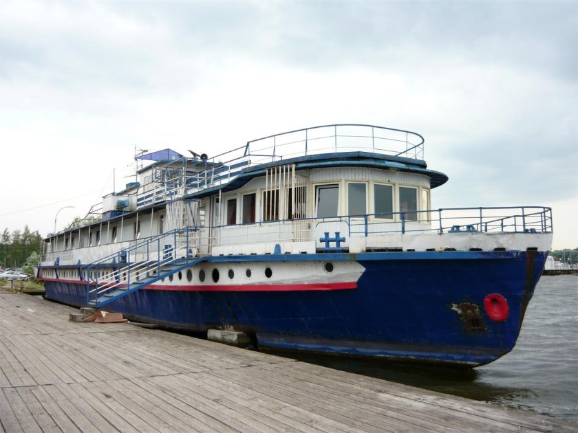 Речной теплоход проект-331