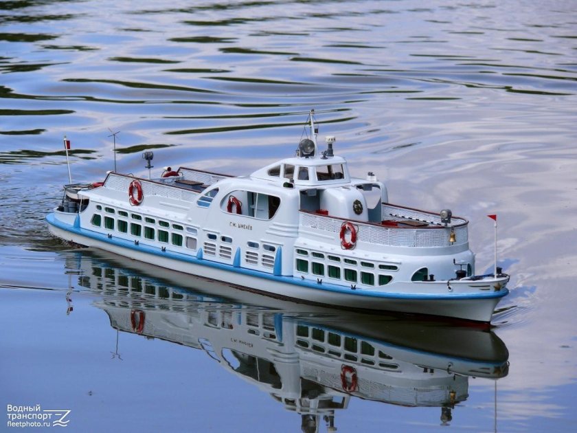 Теплоход Москвич м63
