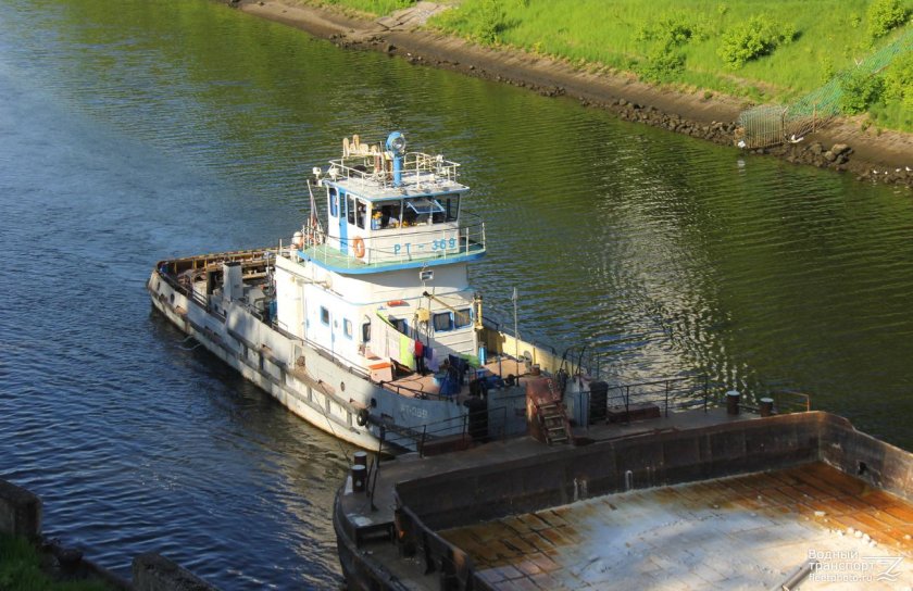 Теплоход РТ 369