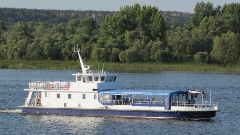 Пассажирский речной теплоход «г. в. плеханов»