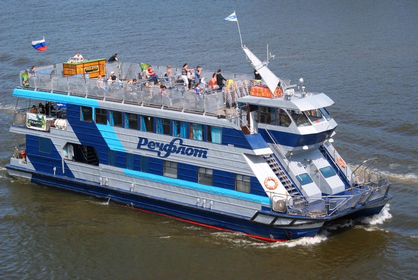 Теплоход Персей Речной вокзал