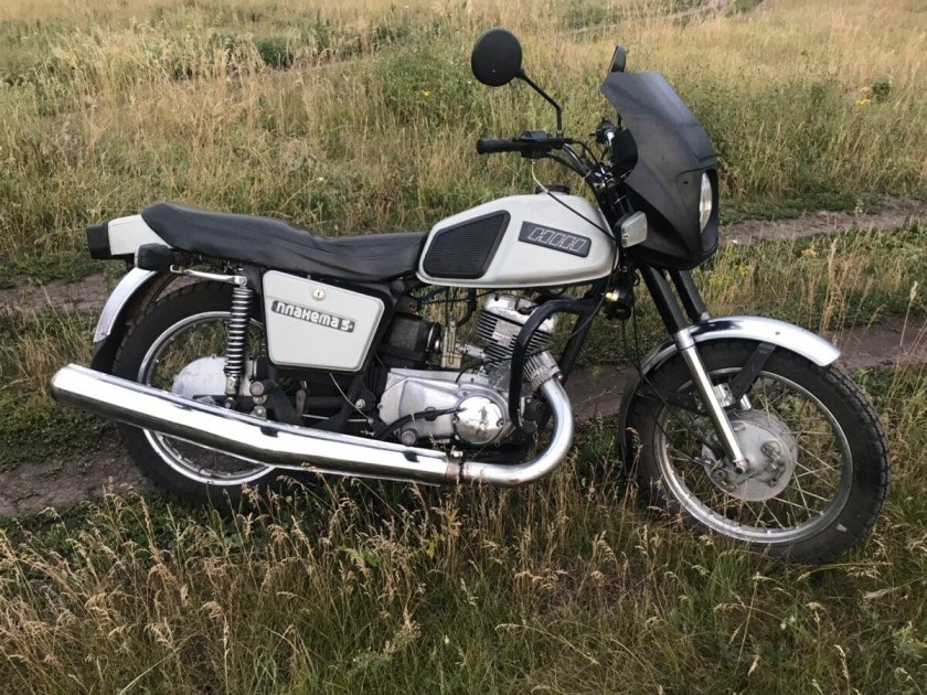 ИЖ Планета 5 белая