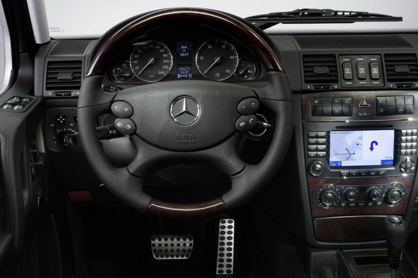 Мерседес Гелендваген 2002 салон