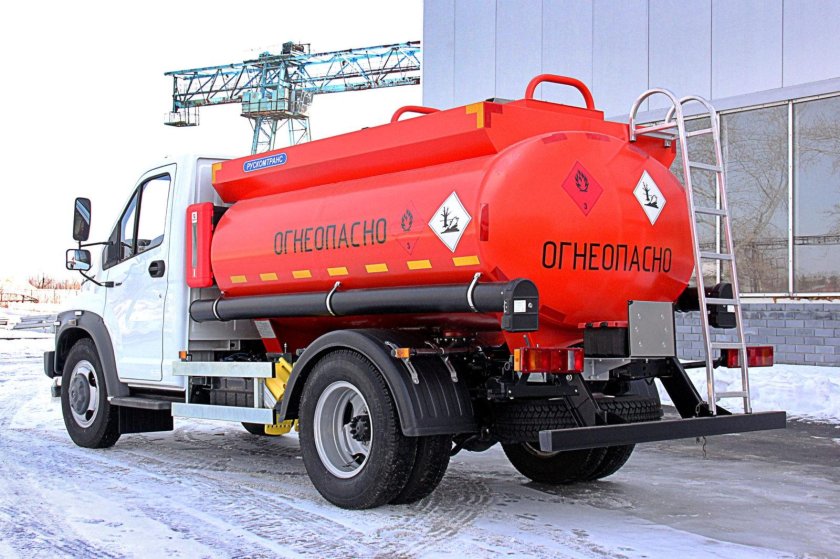 Газон Некст бензовоз