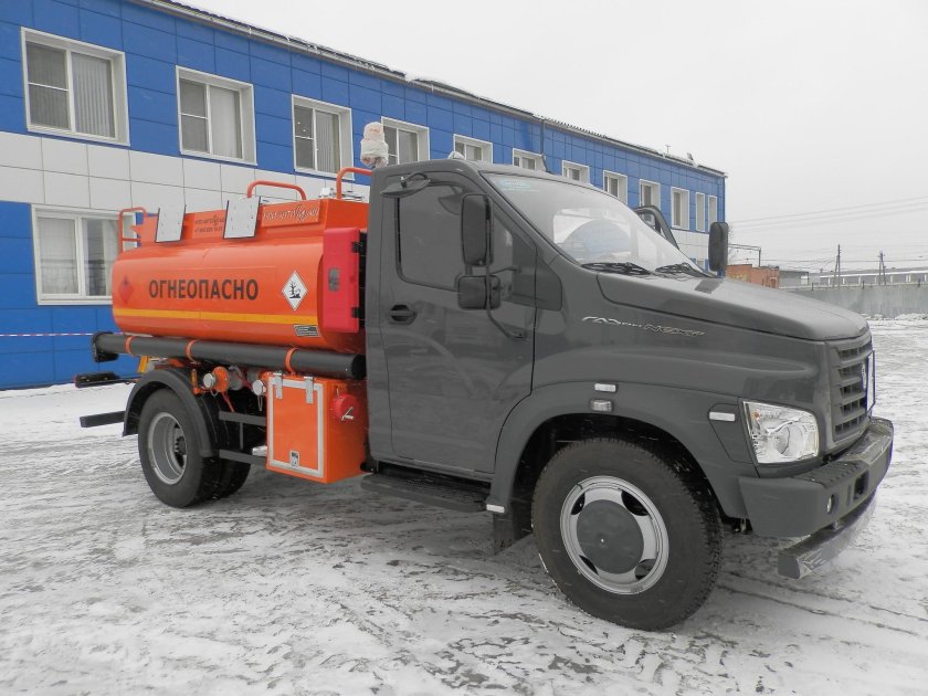 Газон Некст топливозаправщик