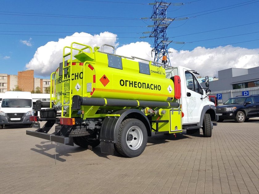 Топливозаправщик новый