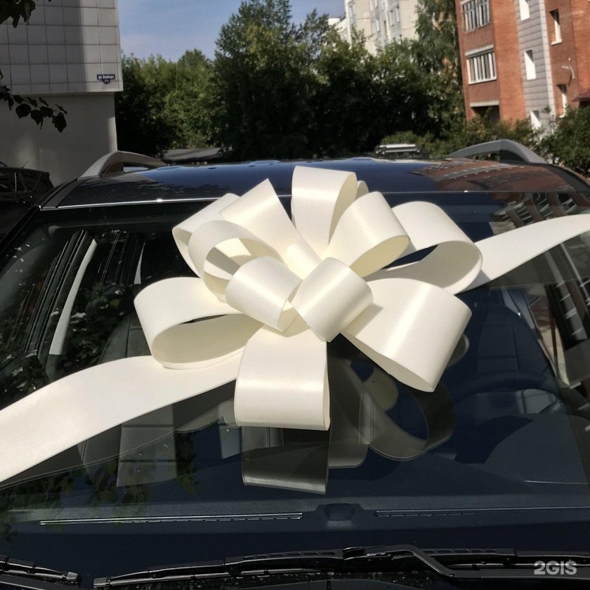 Большой бант на машину
