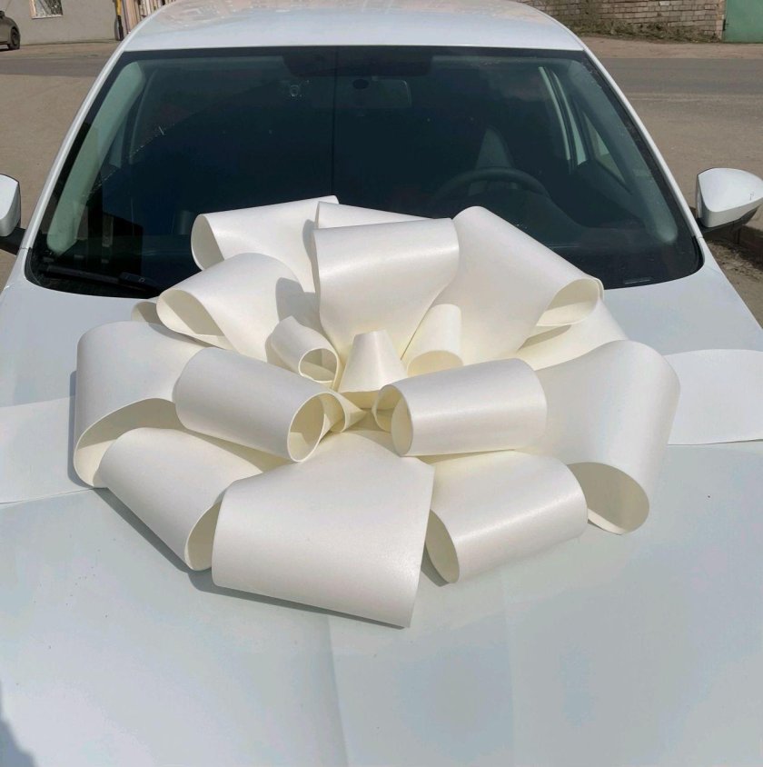 Большой бант на машину