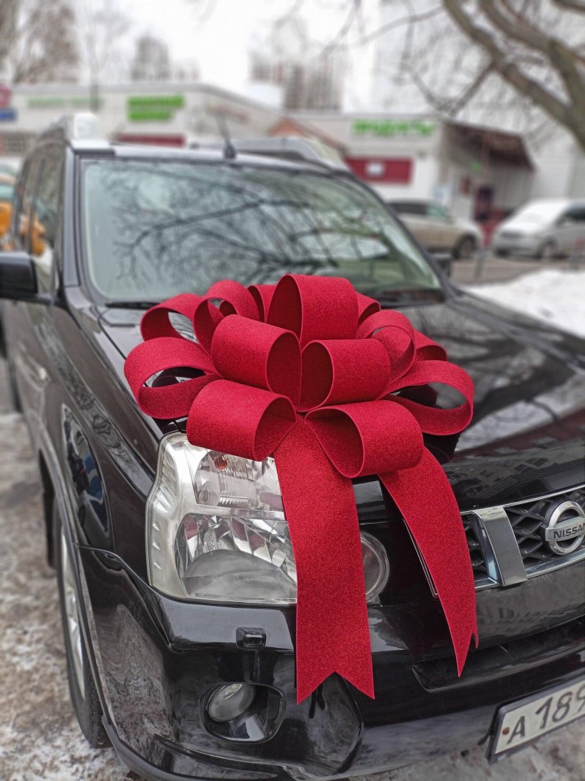 Подарочный бант на машину