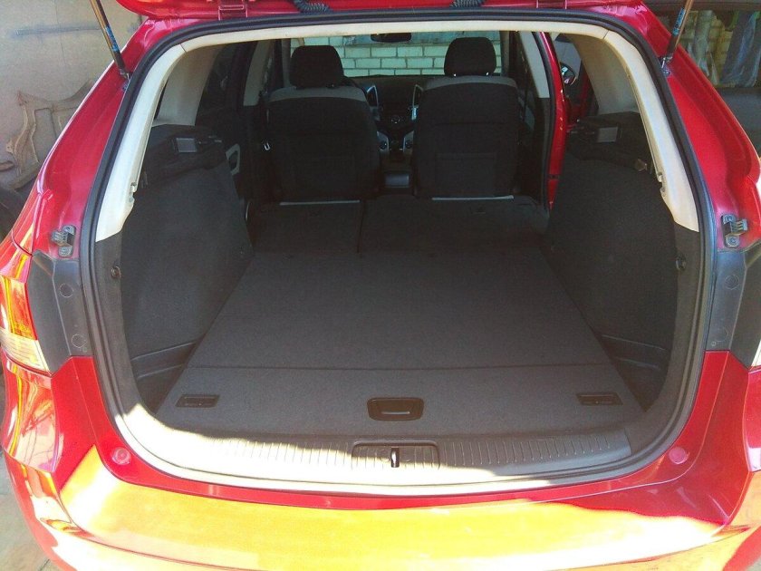 Chevrolet Cruze хэтчбек Размеры багажника