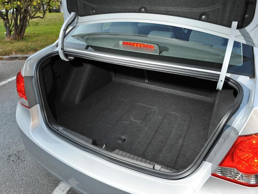 Багажник Шевроле Круз седан