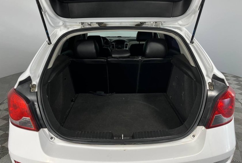 Chevrolet cruze 2014 хэтчбек