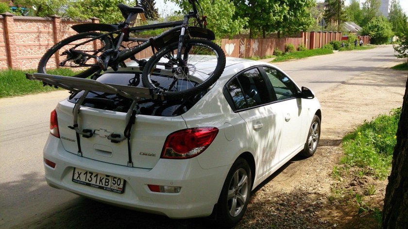 Шевроле Круз хэтчбек багажник