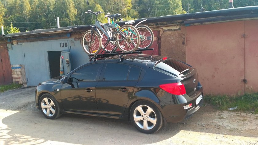 Багажник на крышу Шевроле Круз хэтчбек