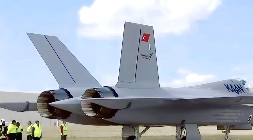 Турецкий самолет Каан