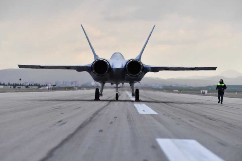 Турецкий самолет Каан