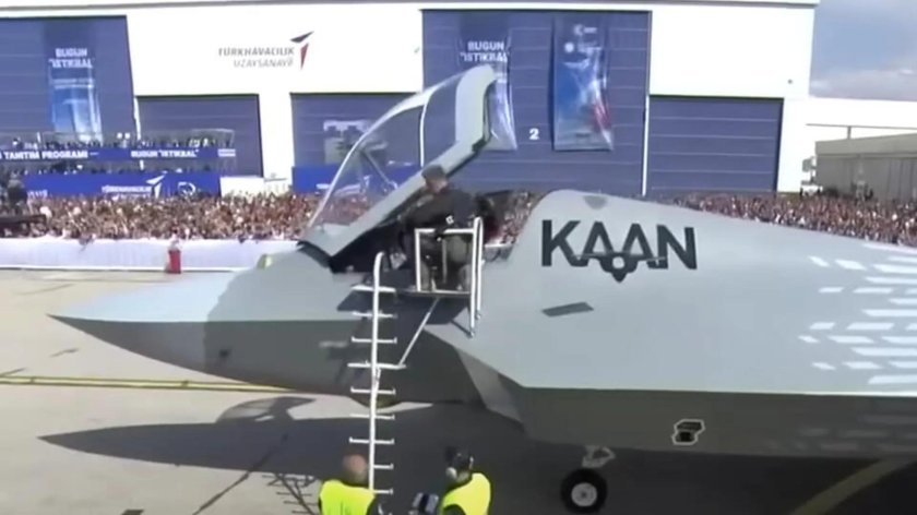 Турецкий самолет Каан