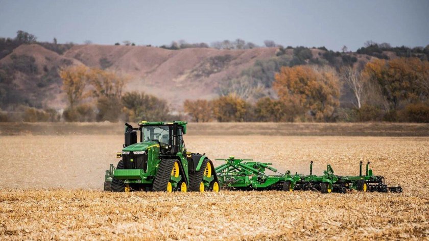 Трактор john deere