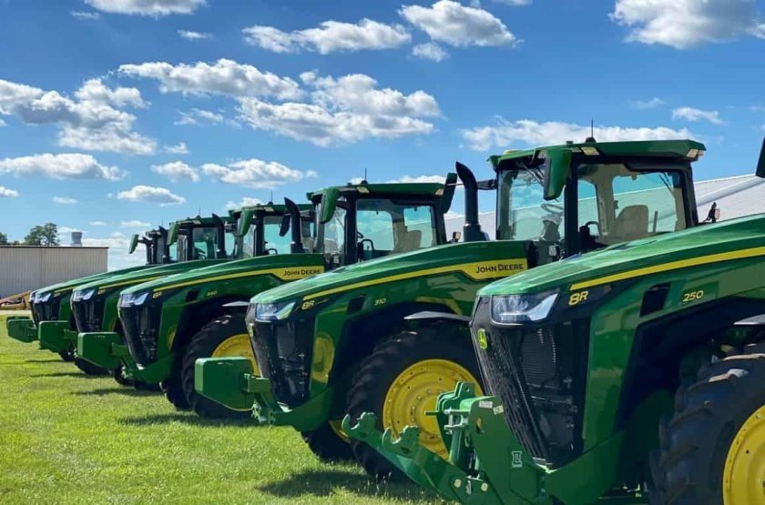 Трактор Джон Дир