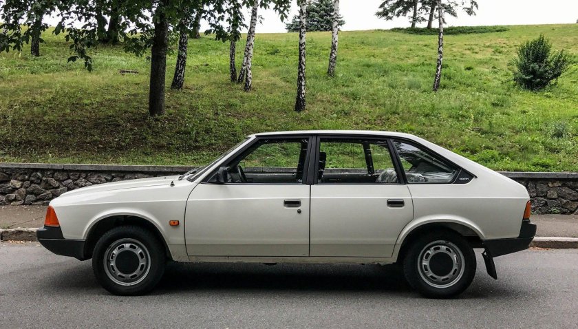 Москвич-2141 легковой