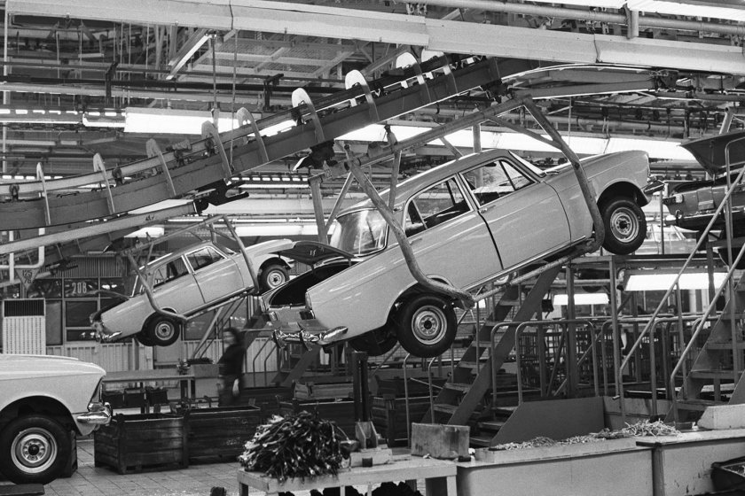 Автомобильный завод имени Ленинского Комсомола (АЗЛК)