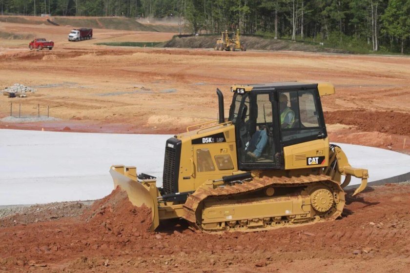 Бульдозер Cat d5