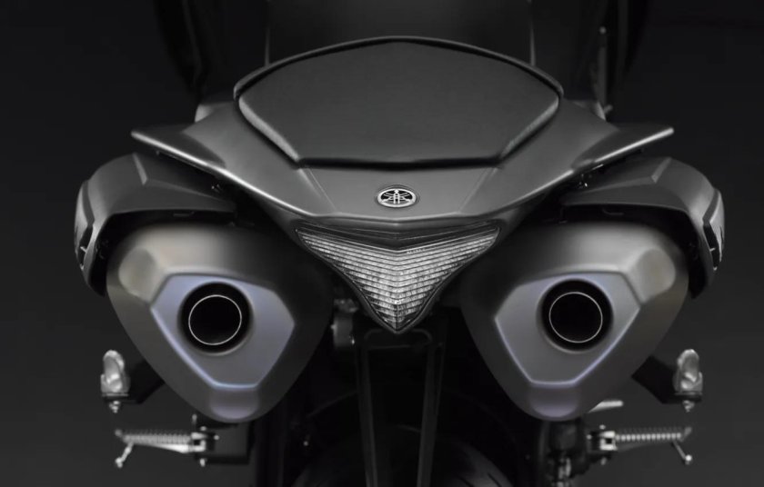 Ямаха YZF r1 2012