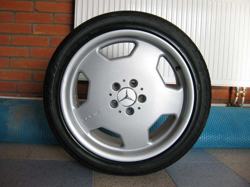 Диски АМГ 17 на Мерседес 124