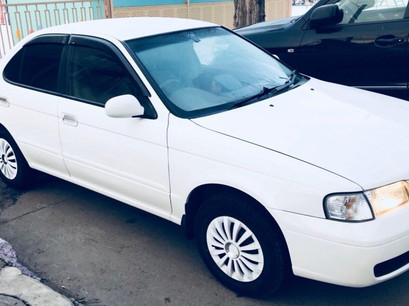 Ниссан Санни б15 белый