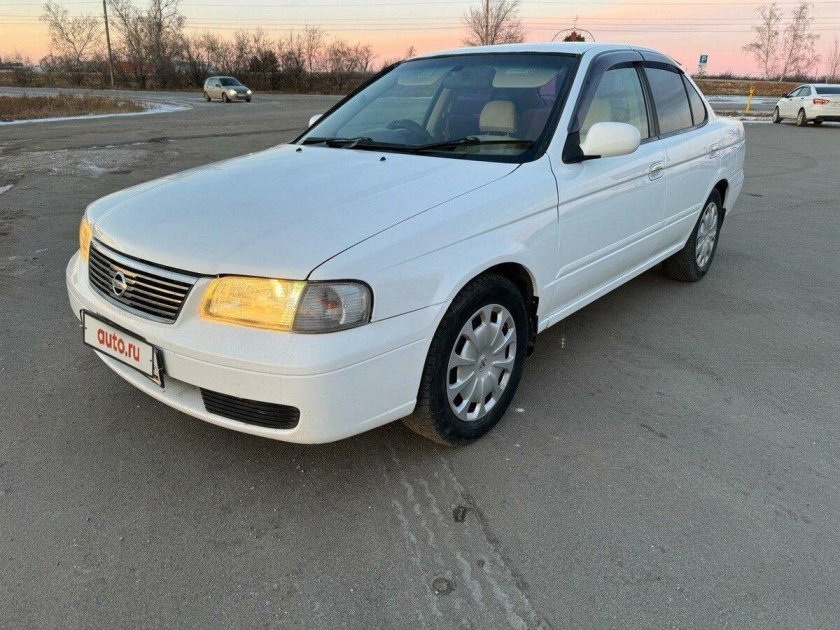 Nissan sunny 2002
