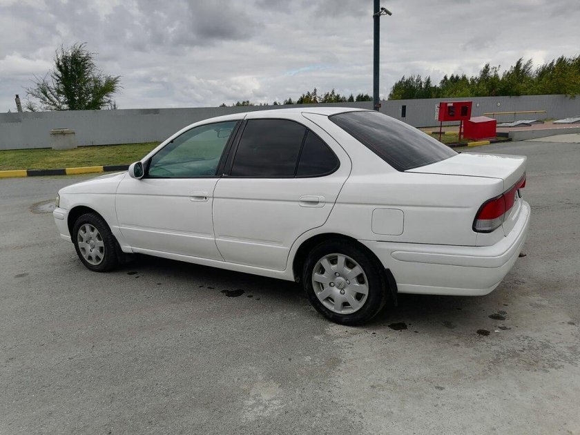 Nissan sunny b 15