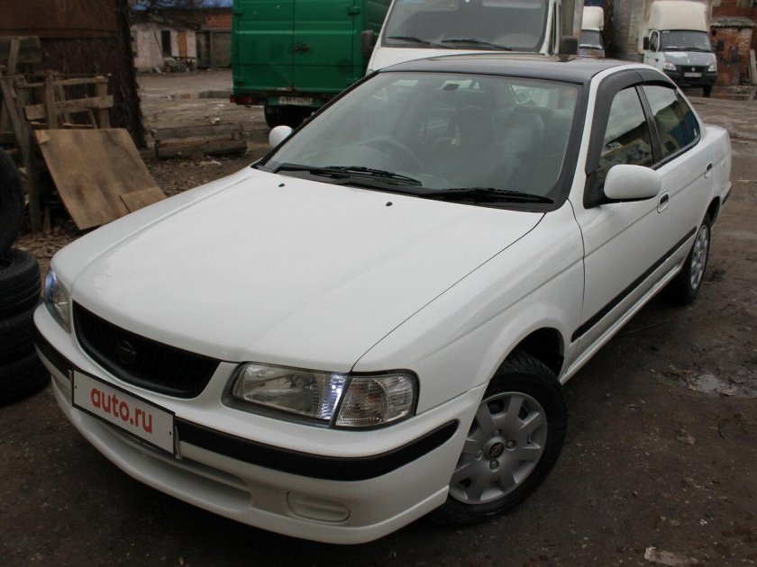 Nissan Sunny 2001 белый