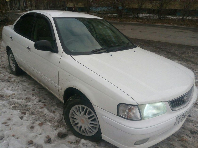 Ниссан Санни б15 белый