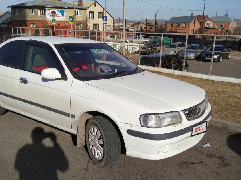 Nissan Sunny 2001 белый