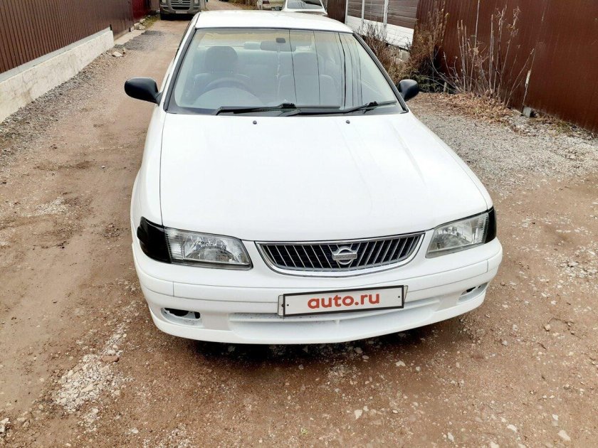 Nissan Sunny 2002