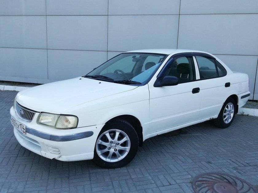 Nissan Sunny 2000