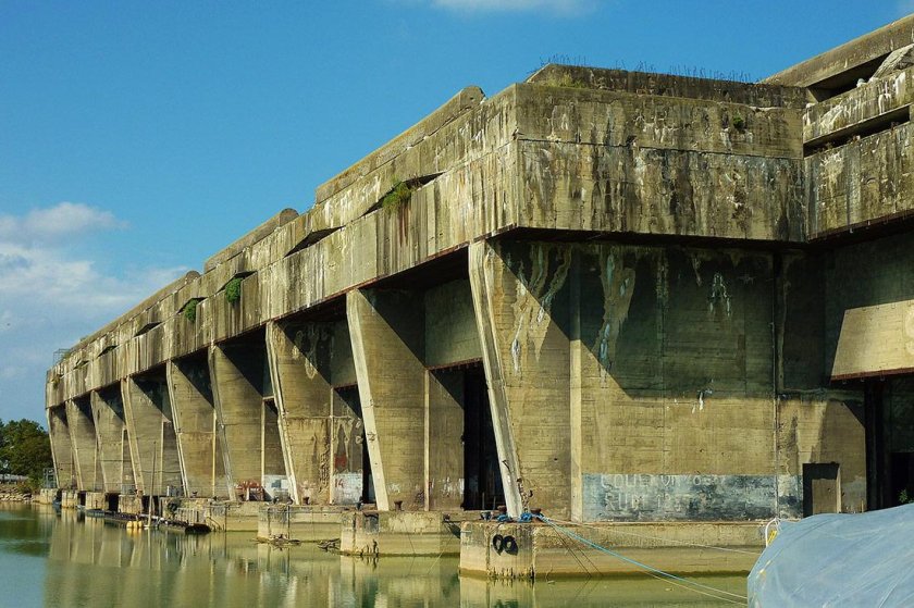 База немецких подводных лодок во франции лорьян