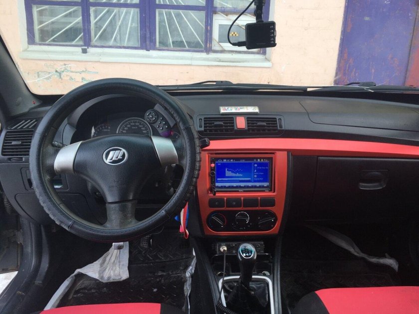 Lifan Breez (520) 1.3 МТ, 2010