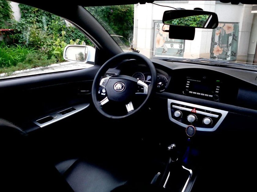 Черный салон Лифан Солано