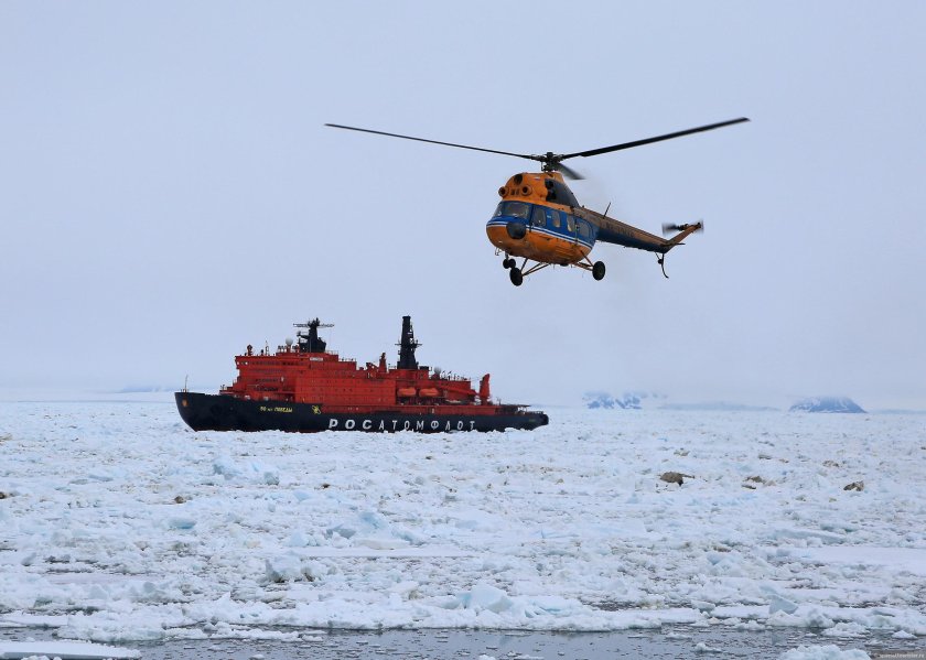 Ледокол Арктика вертолет