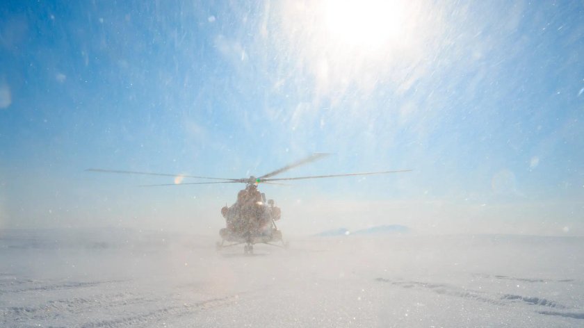 Вертолет арктика