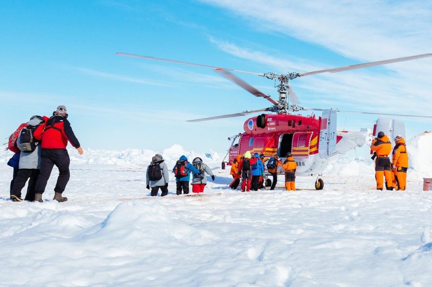 Полярники в Антарктиде