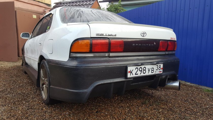 Toyota Corolla ae100