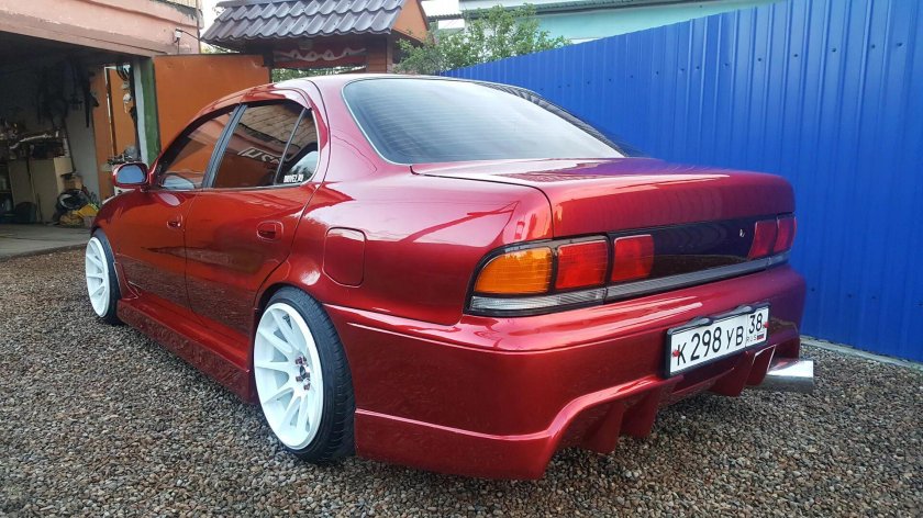 Toyota Sprinter ae100