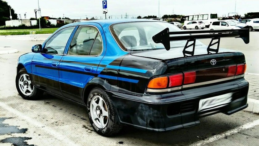 Тойота Спринтер 100