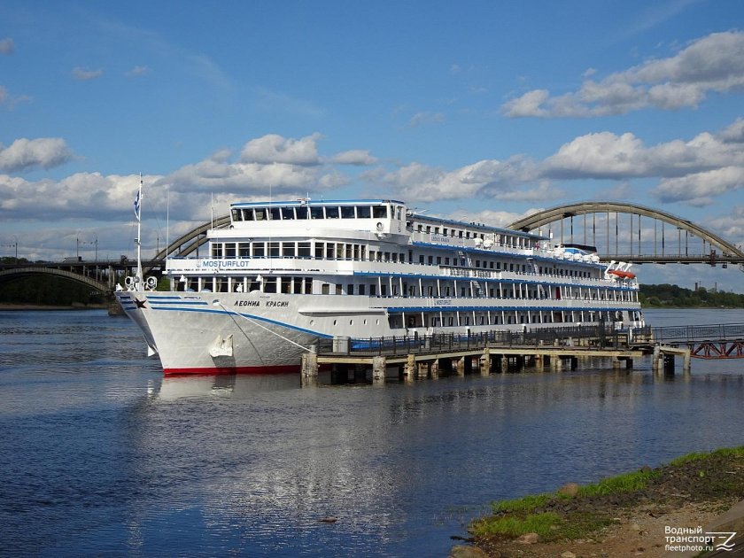 Леонид Красин теплоход
