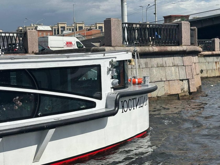 Санкт петербург теплоход