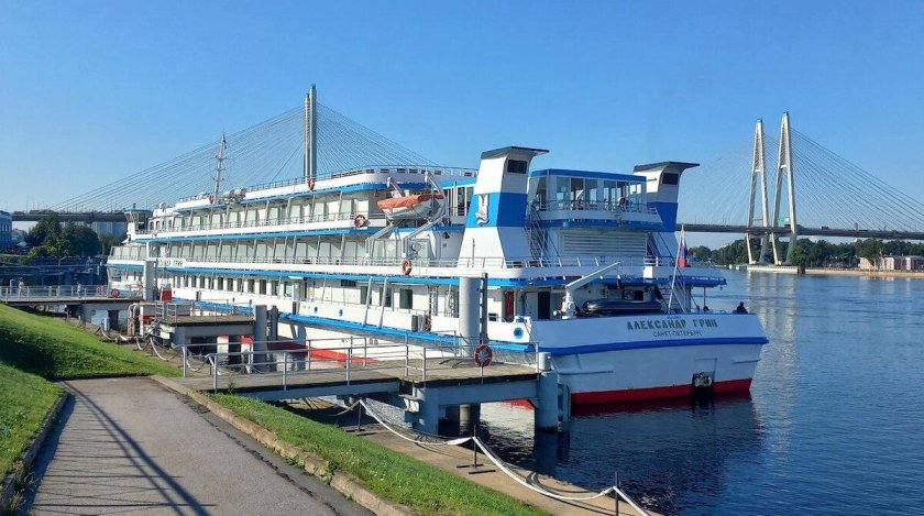 Теплоход александр грин в великом новгороде
